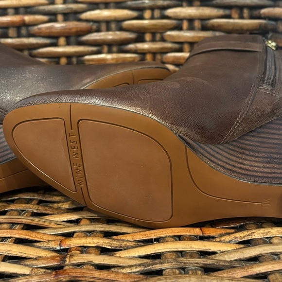 Nine West Brown Leather Heeled Boots in size 11. Great condition ! - Picture 7 of 11